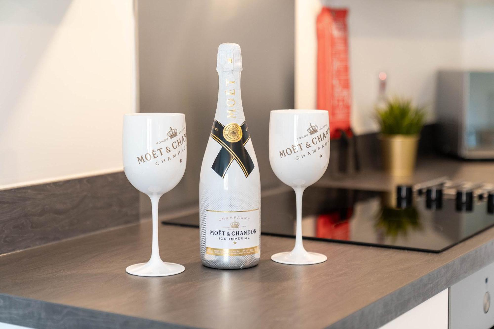 Luxury Apartment - Twin Beds - Selly Oak - Off-Street Parking - Free Netflix & Wifi - Top Rated 9Cc Birmingham Kültér fotó